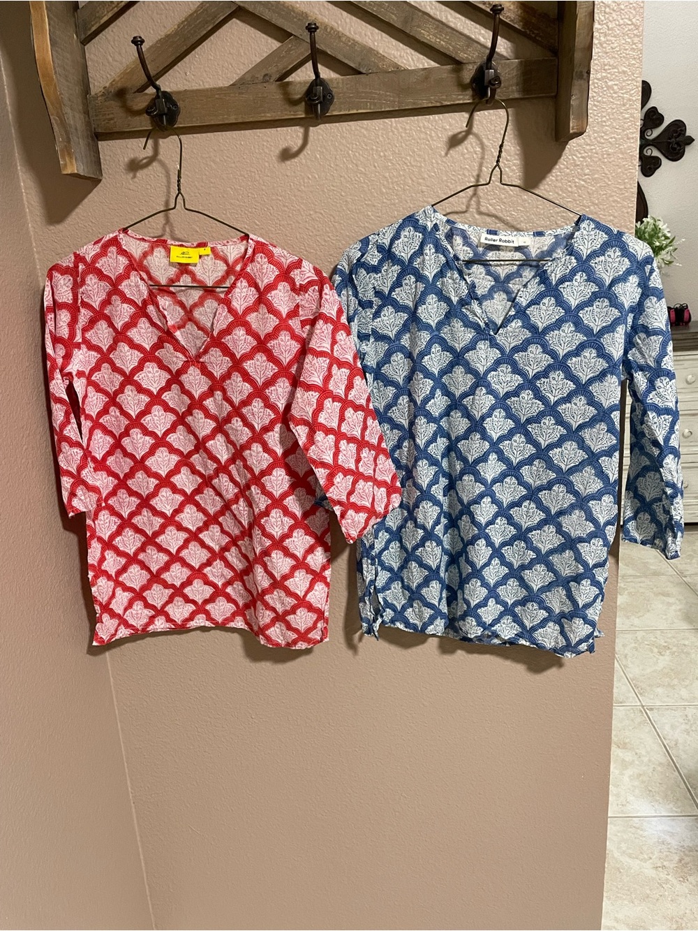 Bundle of two Girls roller rabbit tunic Printed V-Neck Tunic Tops